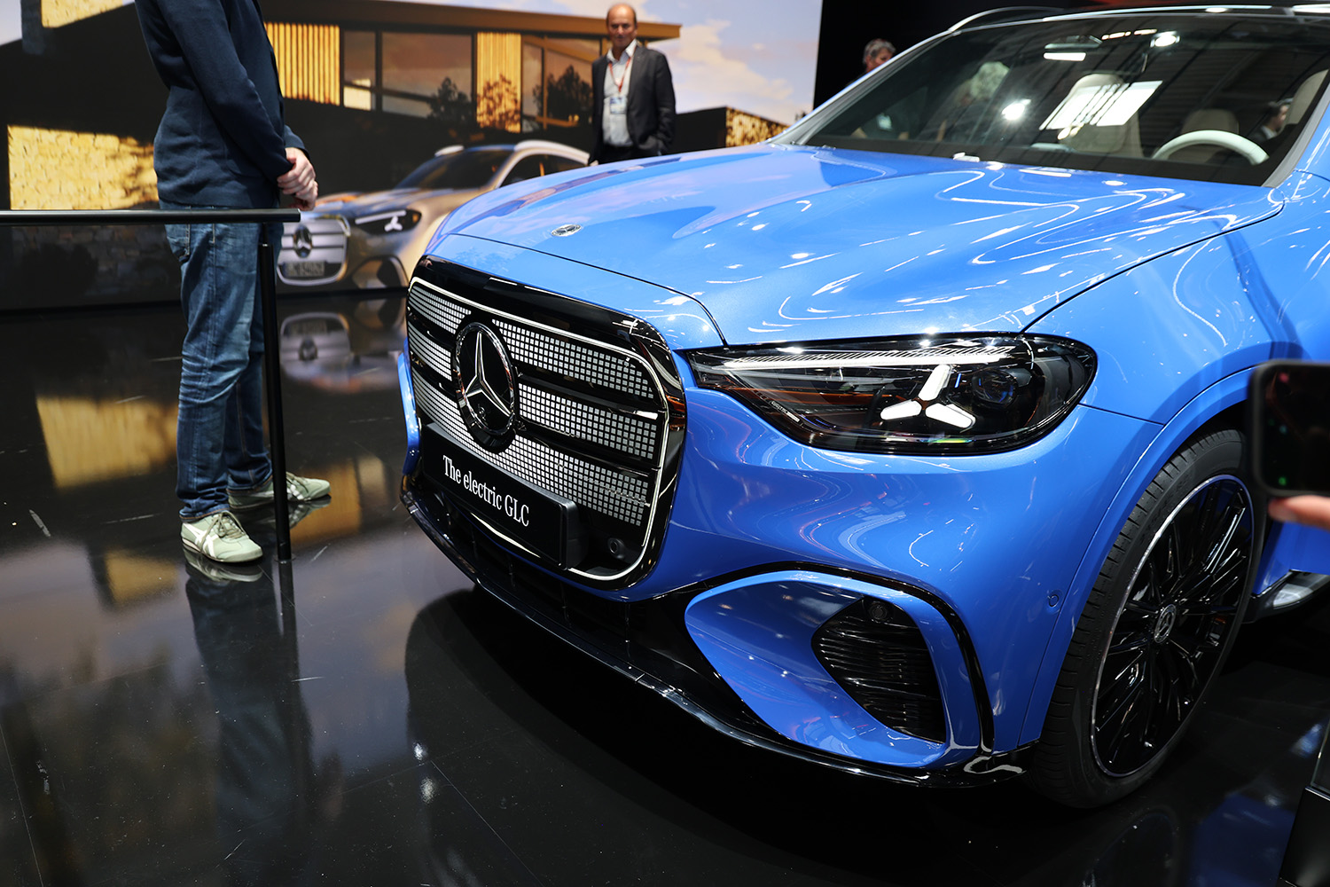 Ny Mercedes GLC får lang rækkevidde og lynhurtig opladning ...