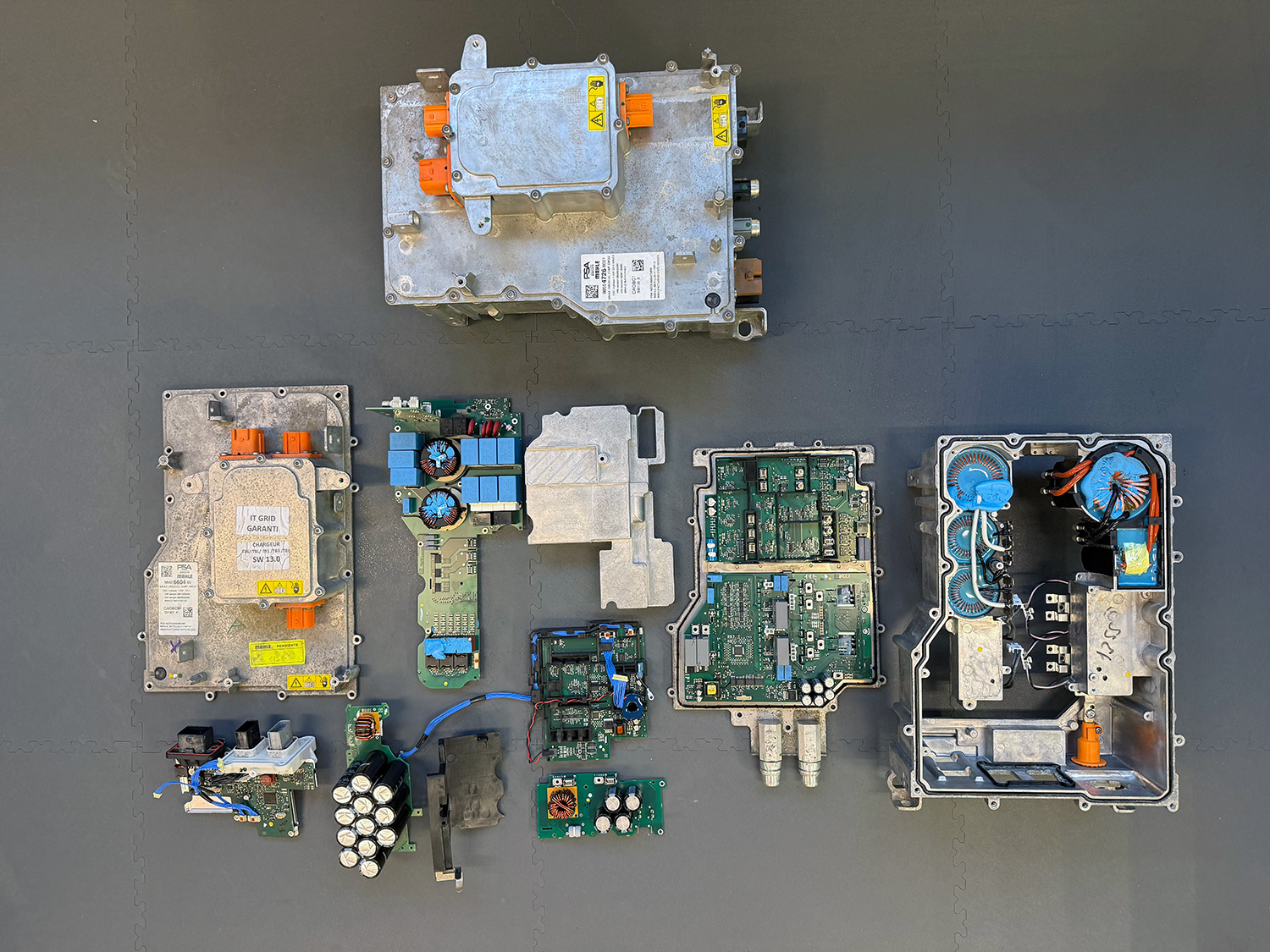 Dansk firma har løst dyrt elektronikproblem for elbiler | bilmagasinet.dk