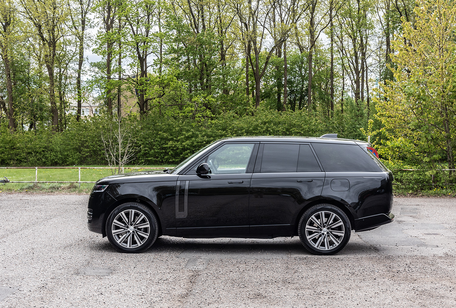 Range Rover - test, pris & dansk anmeldelse (2025) | bilmagasinet.dk