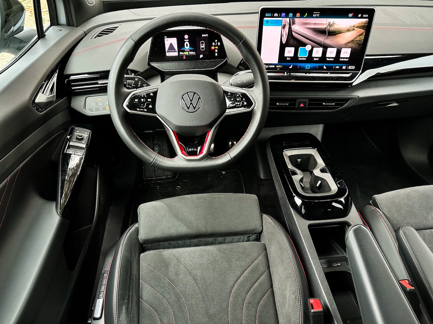 VW ID.4 GTX test anmeldelse pris rækkevidde opladning Bil Magasinet elbil familiebil garanti