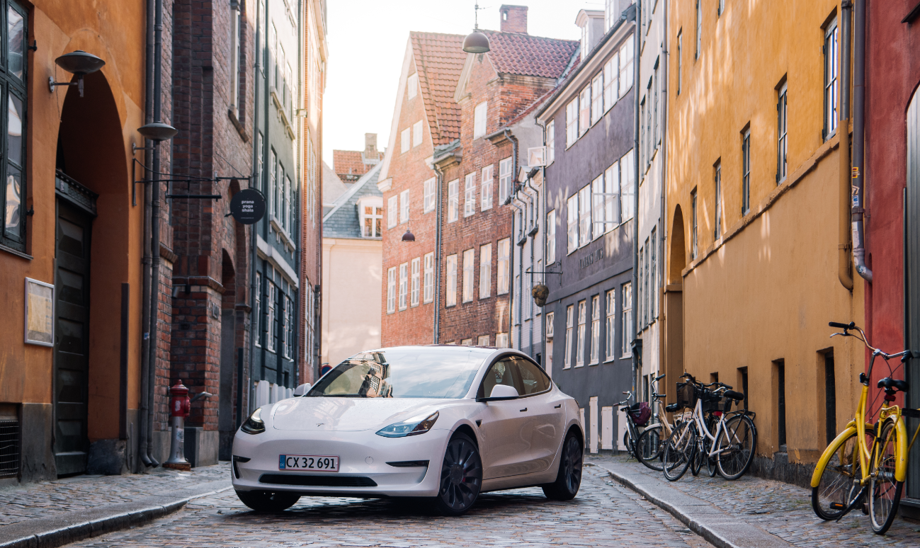 Tesla udvider med to nye centre og ny, HURTIG Supercharger ...