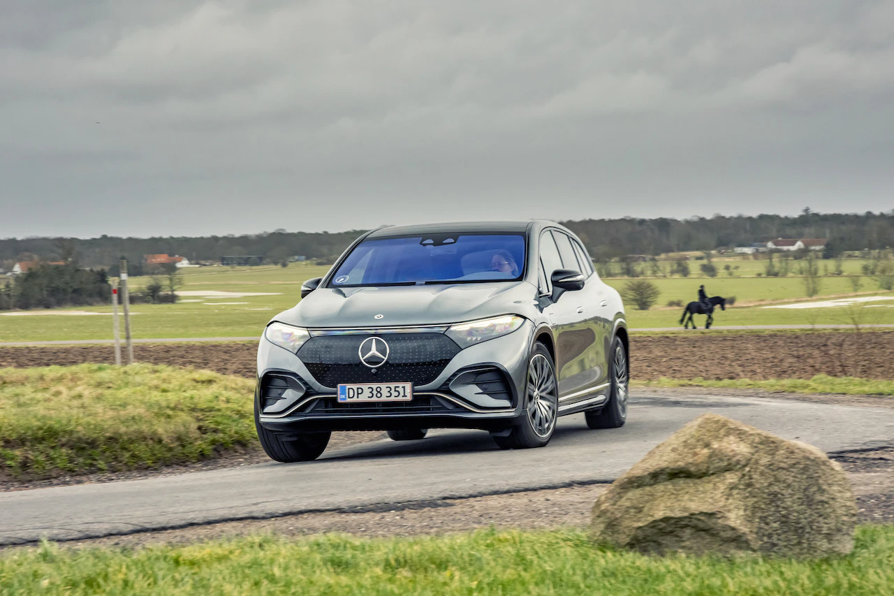 Danmarks mest luksuriøse elbil? Test og pris på Mercedes EQS SUV ...