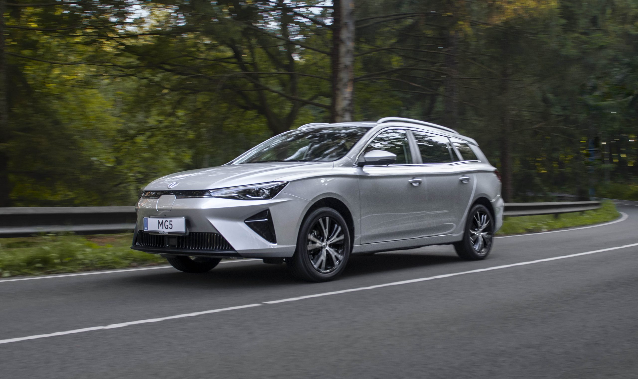 MG5 til test: Danmarks billigeste el-stationcar imponerer ...