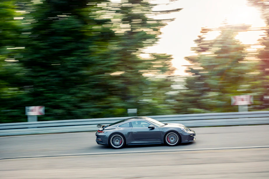 Test, billeder & anmeldelse: Porsche 911 GT3 (2025) | bilmagasinet.dk