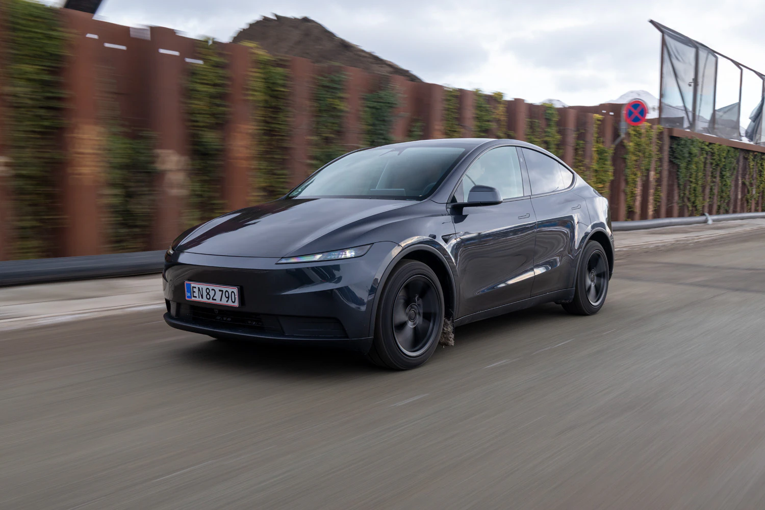 Model Y Rust Model Y RWD test: Latterligt meget bil for pengene | bilmagasinet.dk