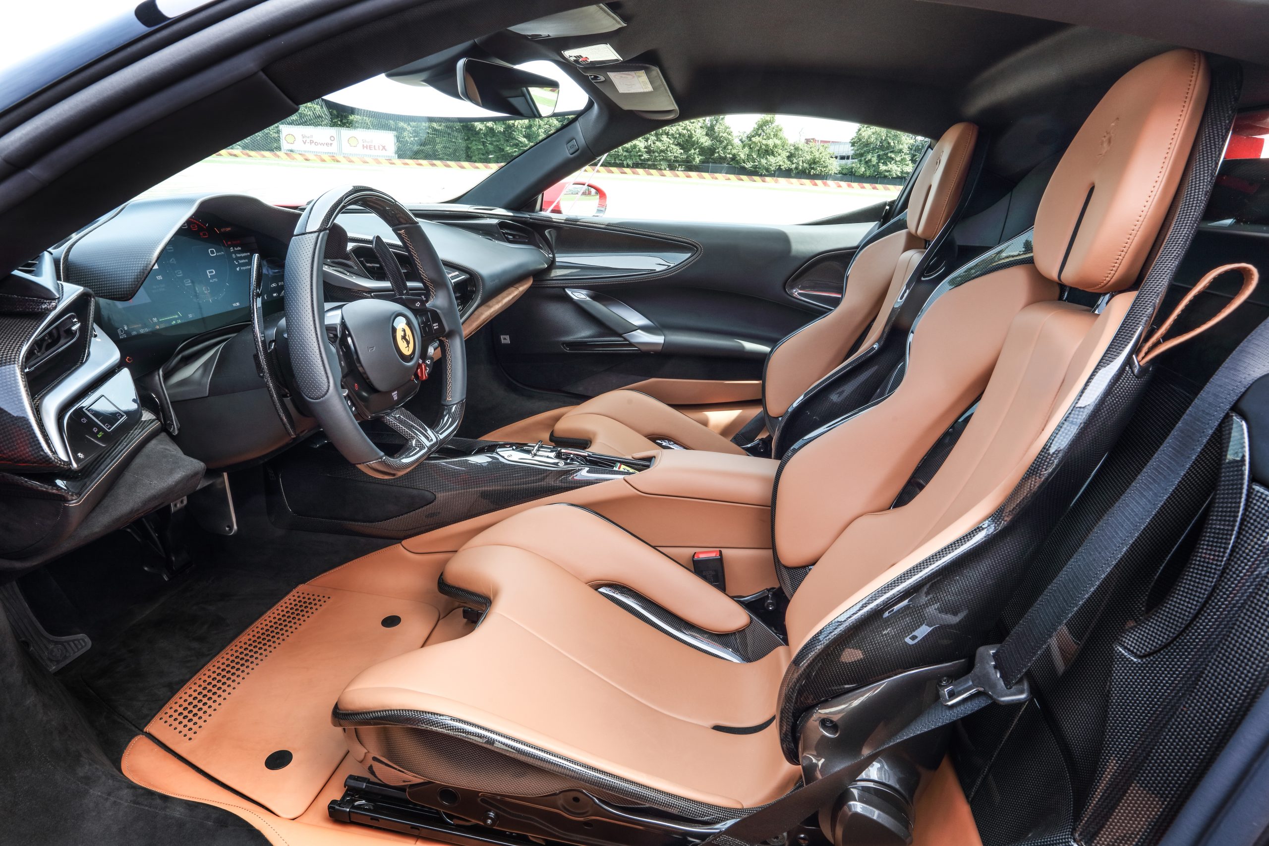 Ferrari SF90 Stradale | 1.000 hk hybrid-hingst | bilmagasinet.dk