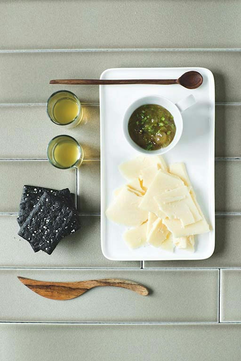 Stikkelsbærkompot med chili og ost