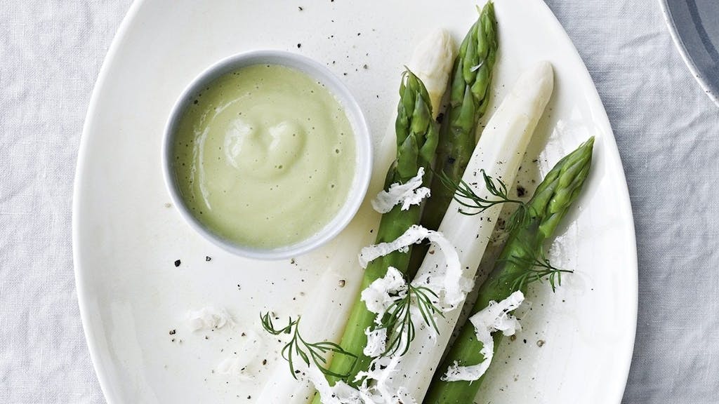 nem forret avocado suppe med asparges