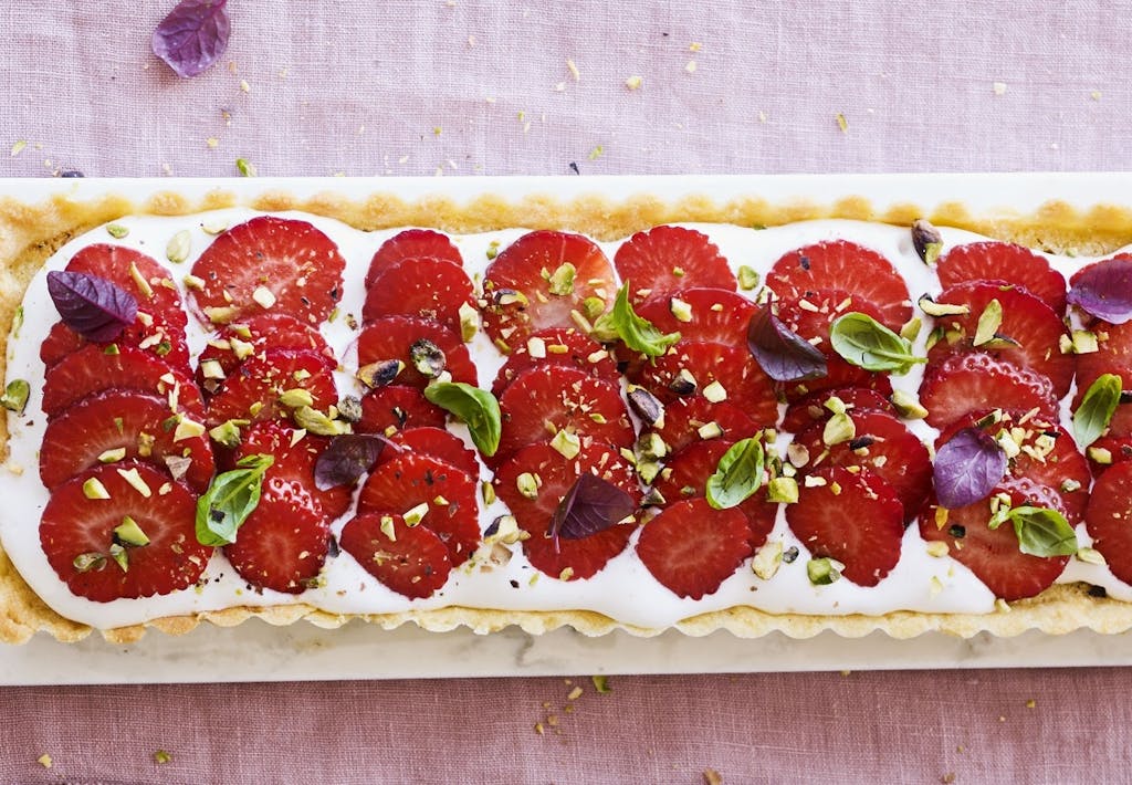 jordbær tærte med karamel og guf jordbær tærte med karamel og guf