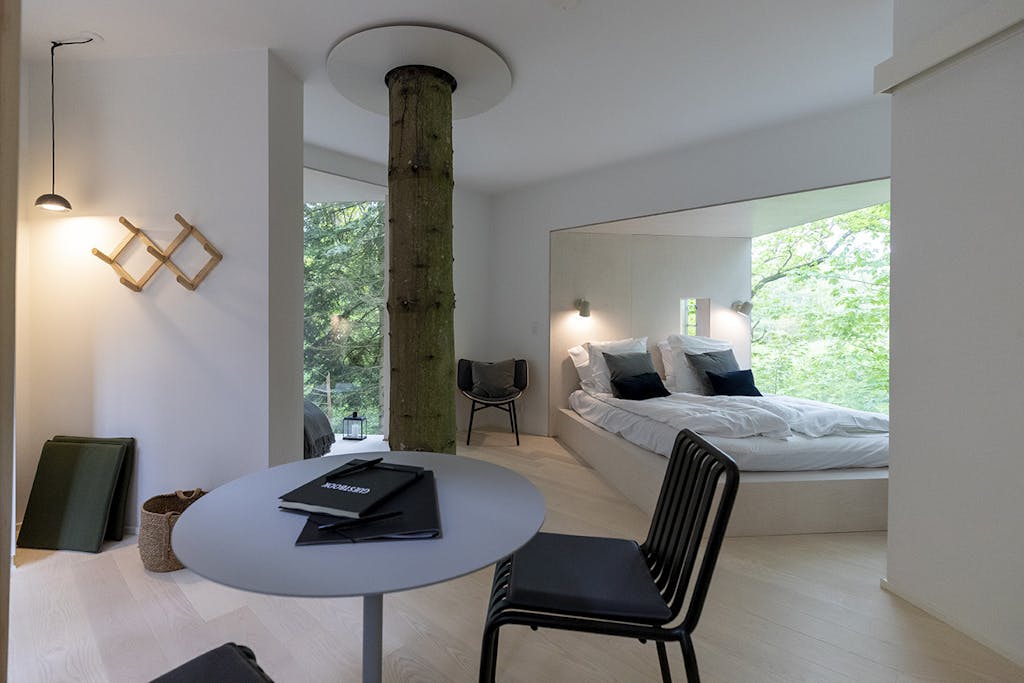 Løvtag trætophotel Mariager Fjord