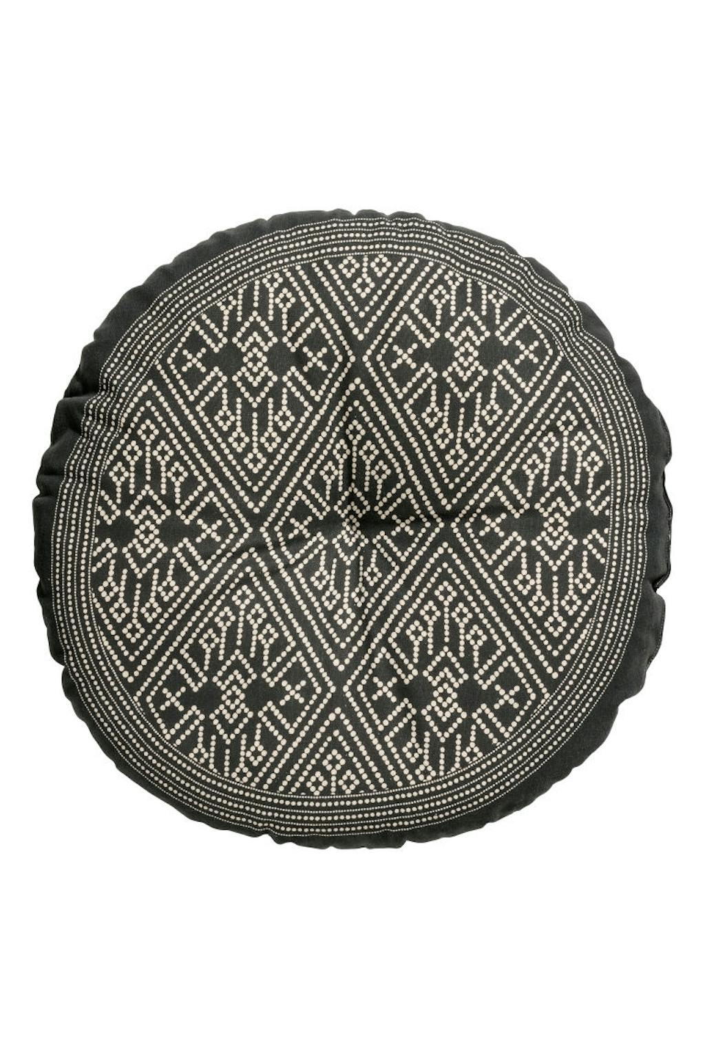 rund pude med mønster h&m home