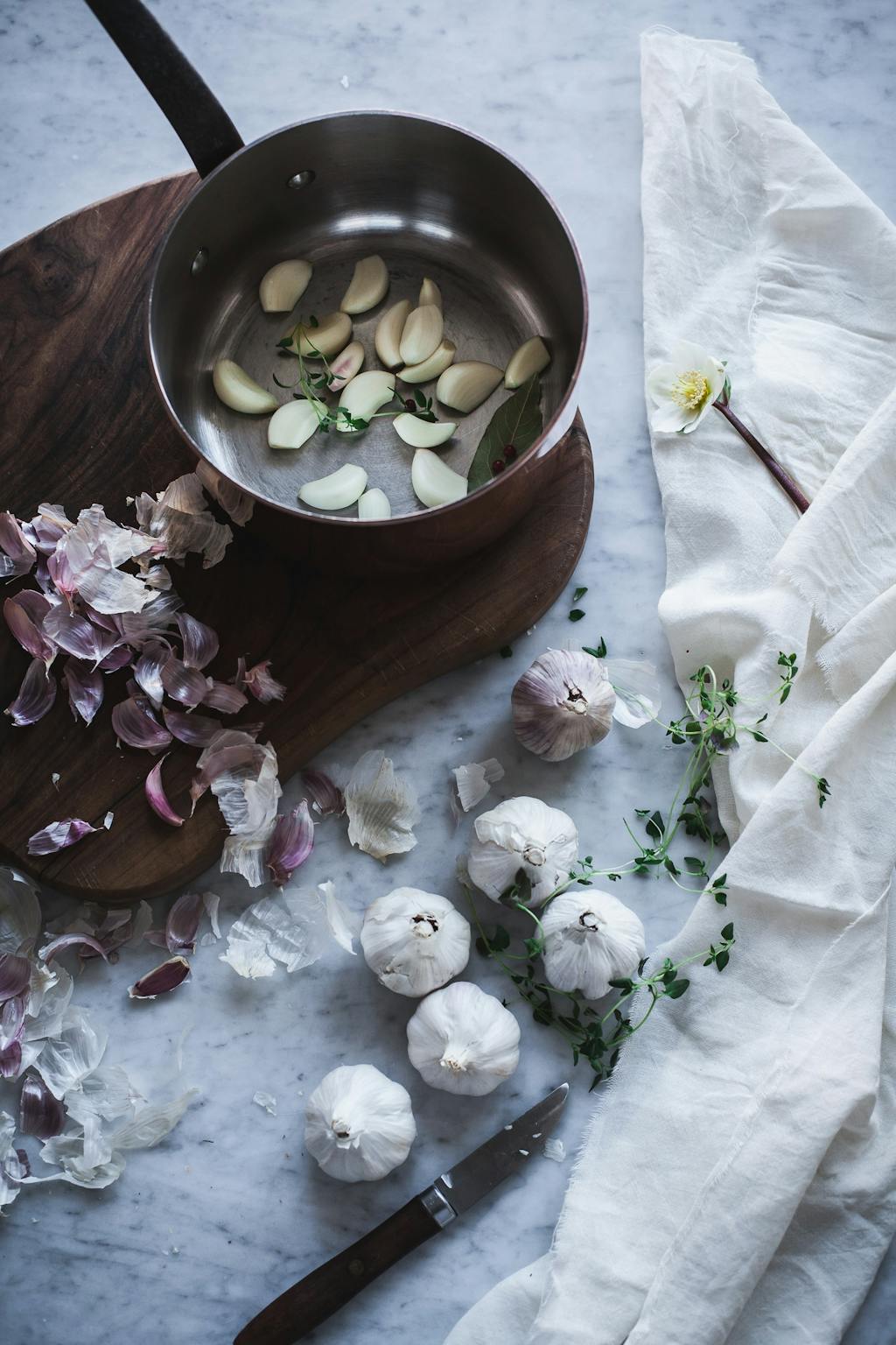 hvidløg marineret confiteret