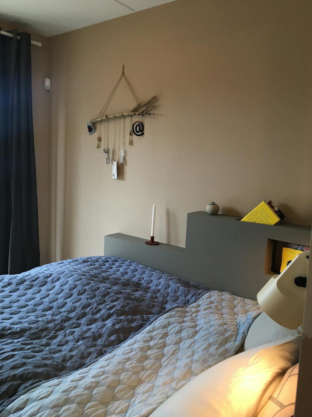 Nybyggerne soveværelse seng Maria & Kristian