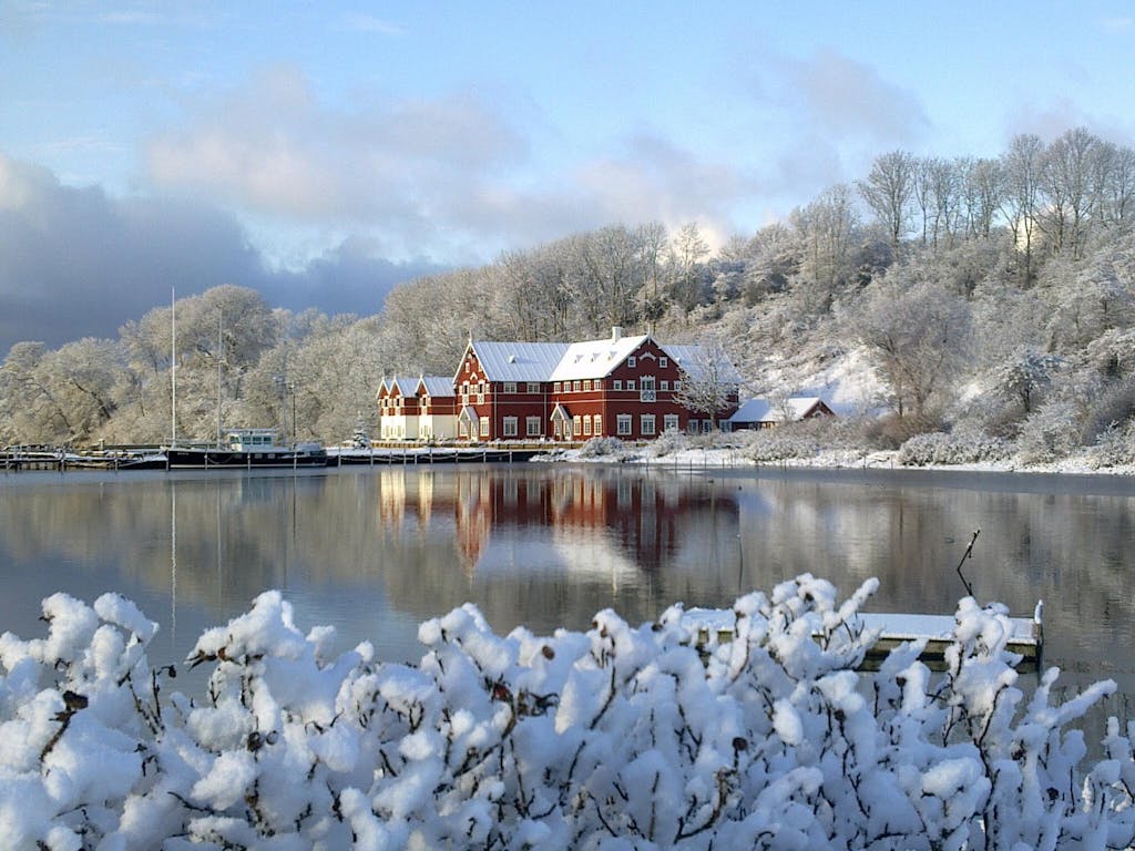 Badehotel hotel hoteller weekendophold vinterbadning vinterbader Nordborg Dyvig Badehotel Danmark danske vand hav kyster