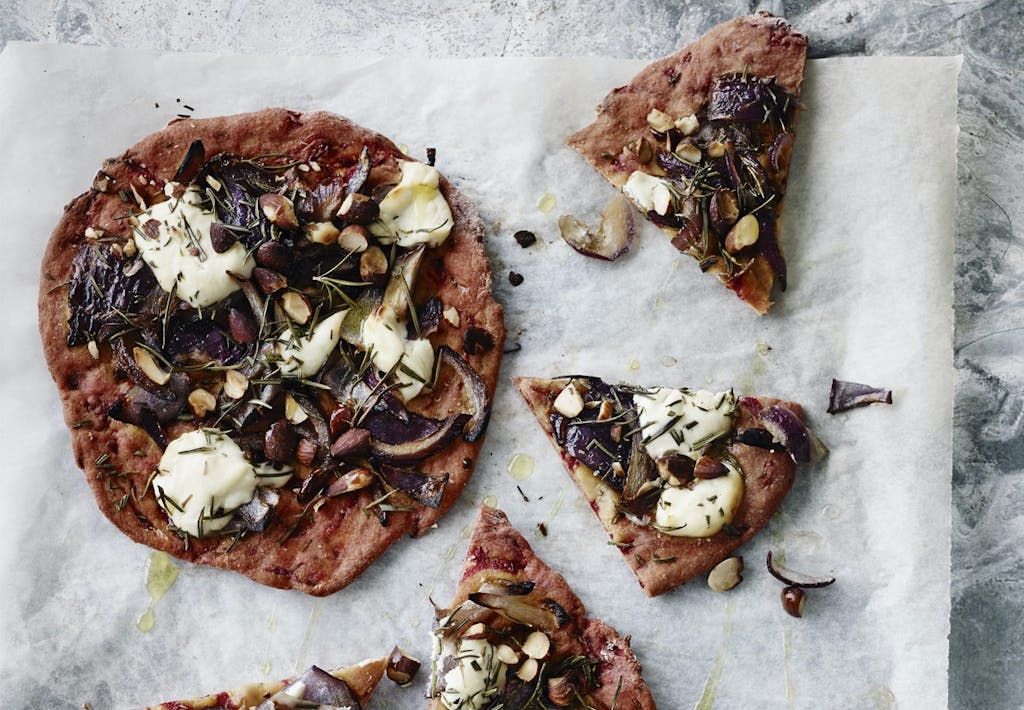 pizza opskrift pizza med rødbede hjemmelavet pizza