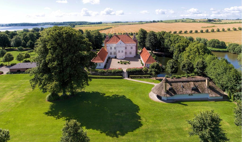 Nakkebølle gods god til salg danmarks dyreste ejendom