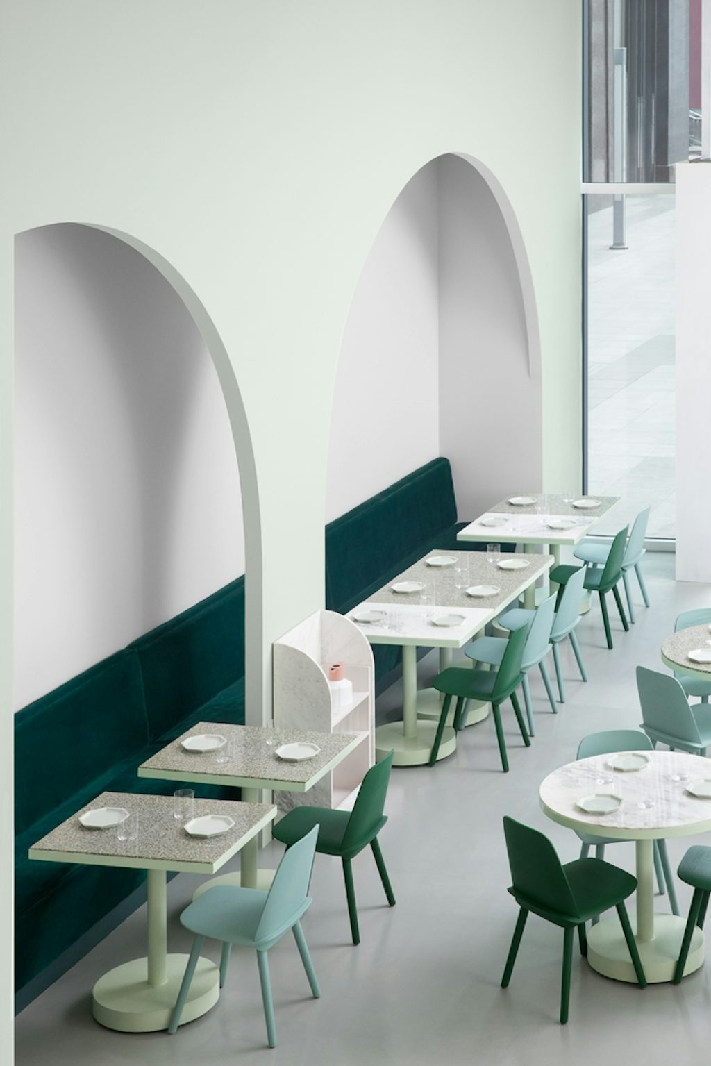 pastel farver feminin indrening cafe bord stol grøn mint