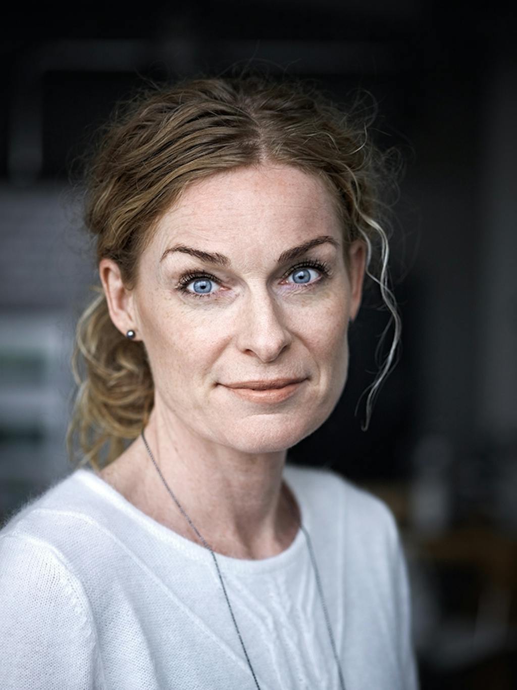 portræt af madskribent lone kjær