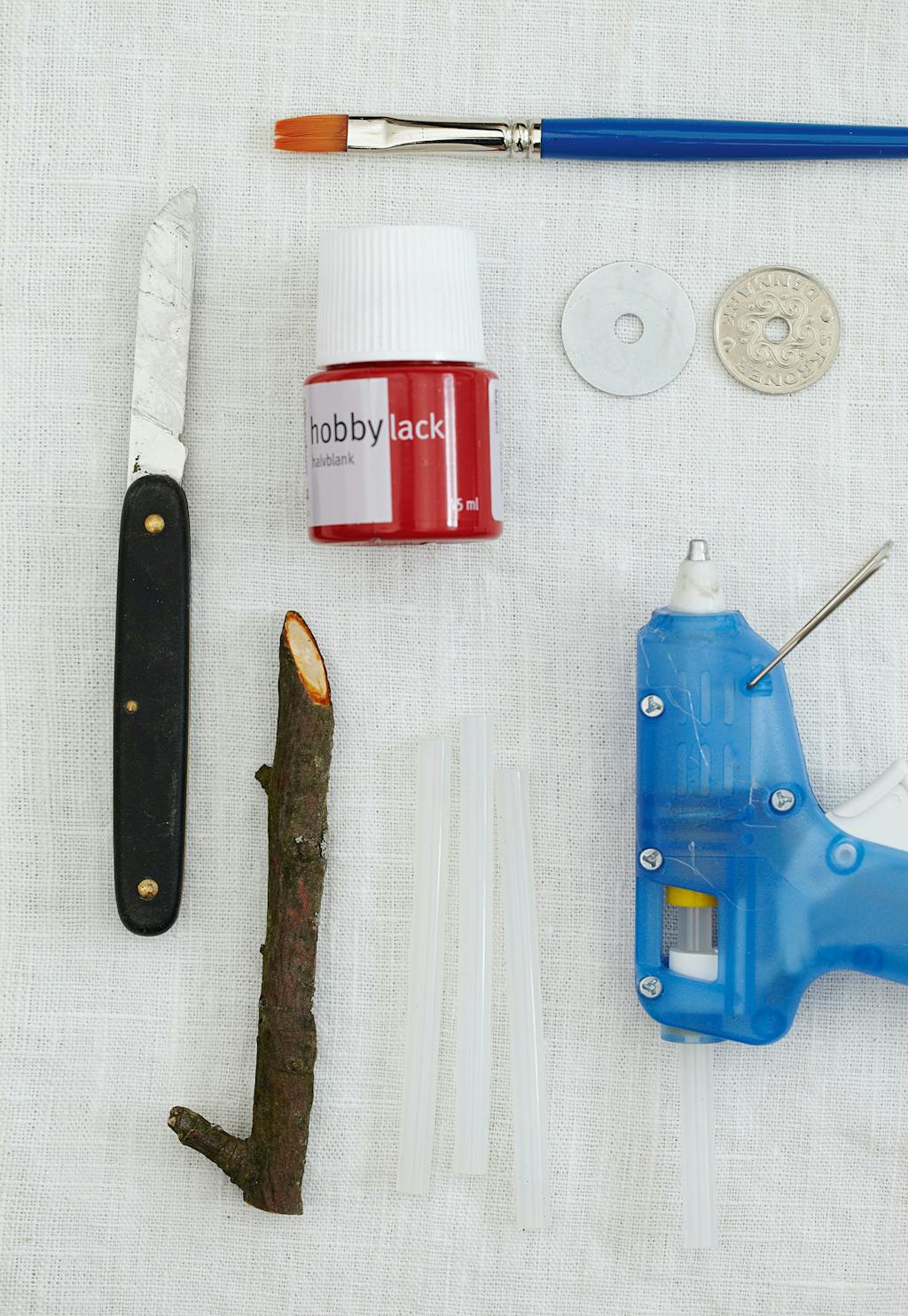 jule jul DIY gør det selv snit nisser pynt lim træ grene maling