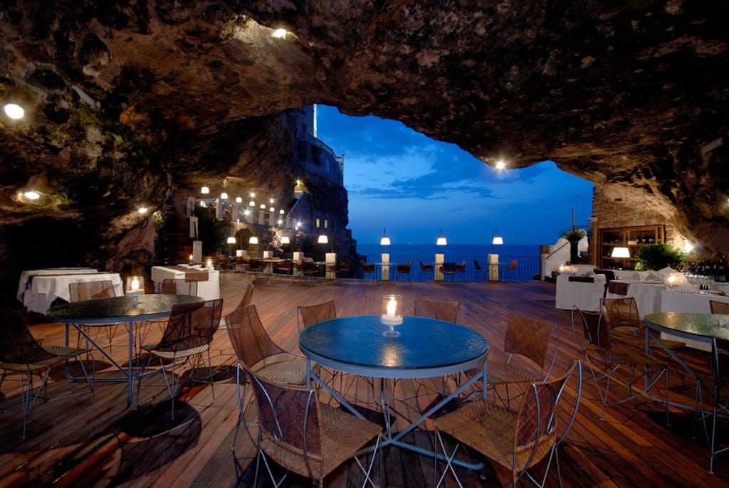 Grotta Palazzese Hotel restaurant inde i en grotte