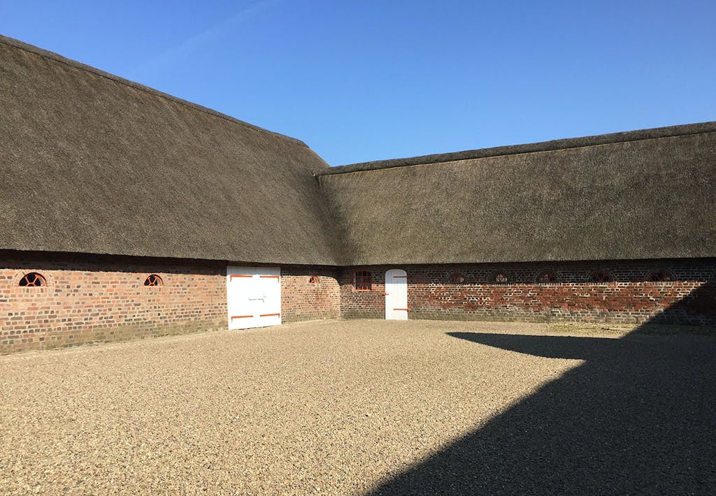 2 staldlænger på Klæager.