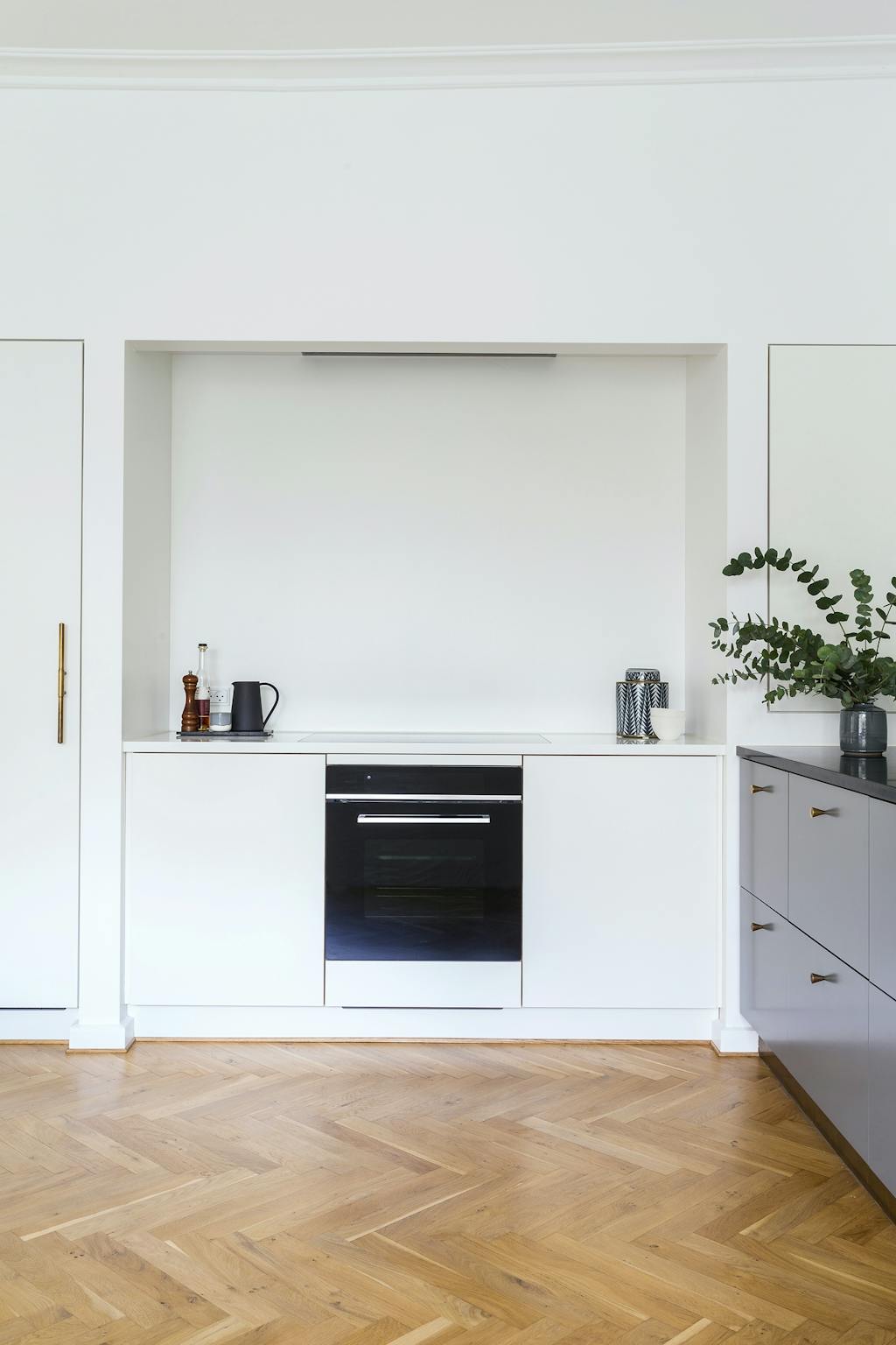 Niche hvor ovn og komfur er placeret 