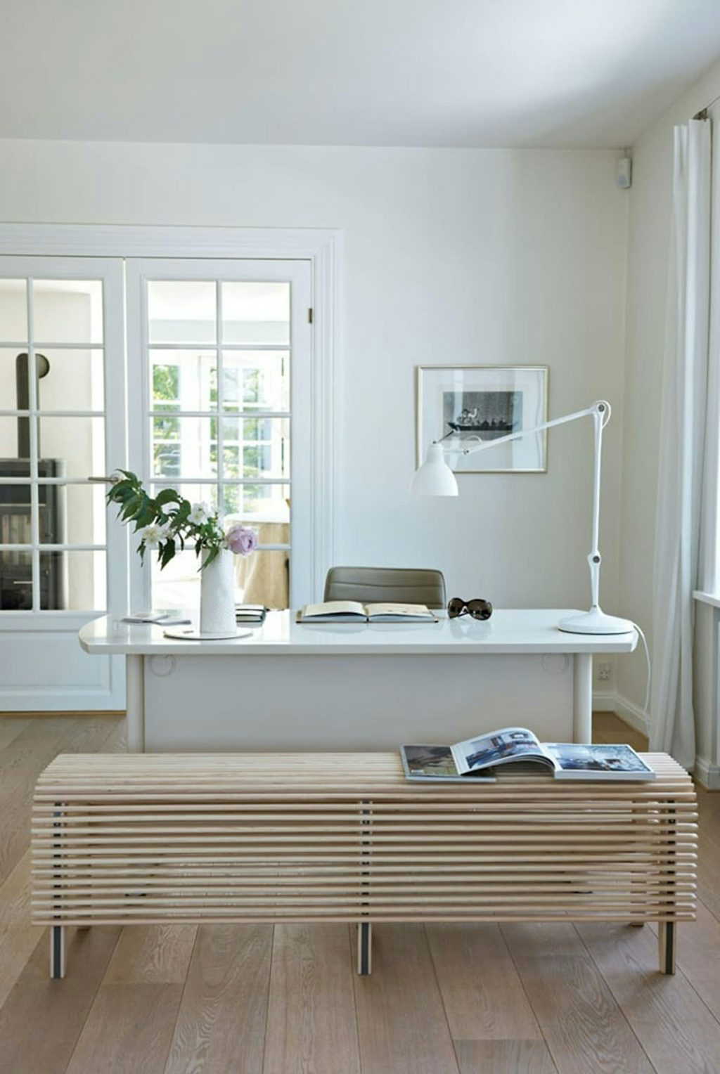 To stuer én suite i en murermestervillas stueetage. To stuer én suite i en murermestervillas stueetage.