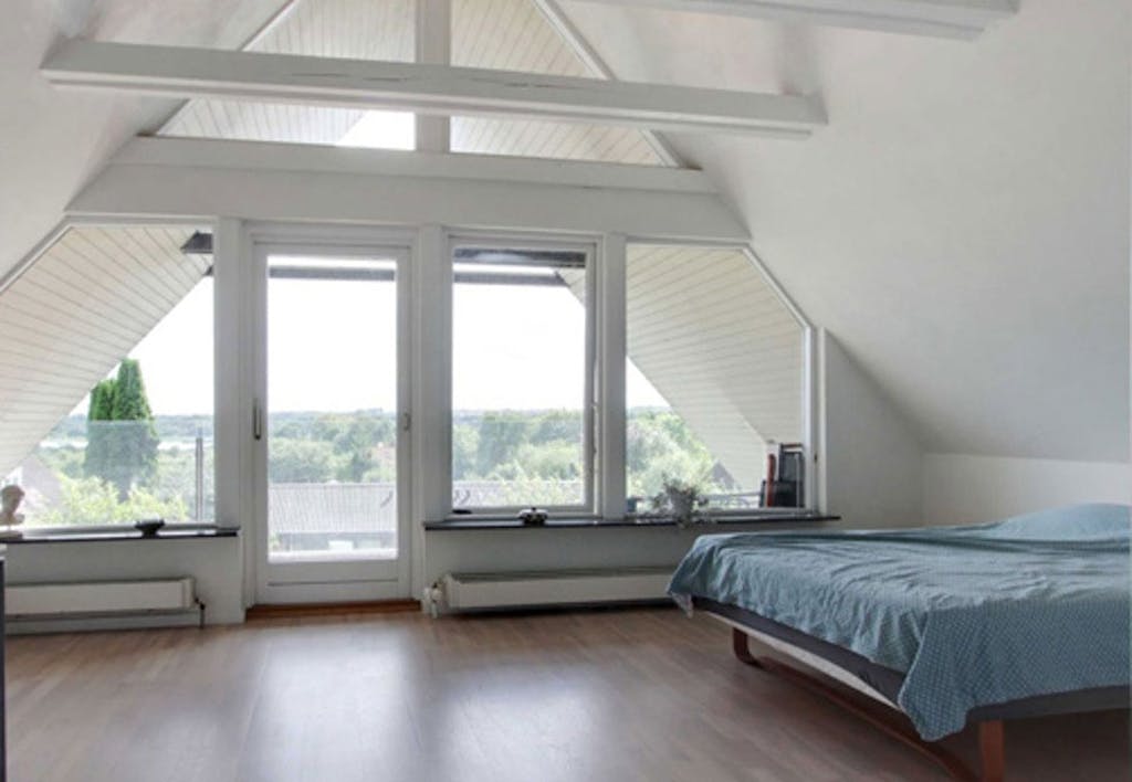 Nogle vinduespartier er ekstra udfordrende at mørkelægge.