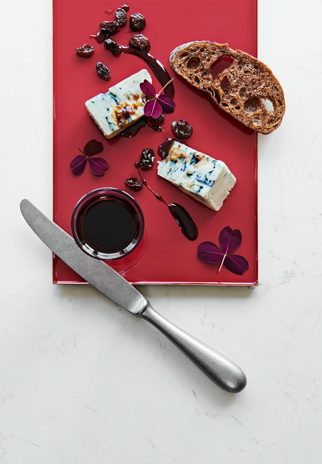 Blåskimmel med marinerede rosiner