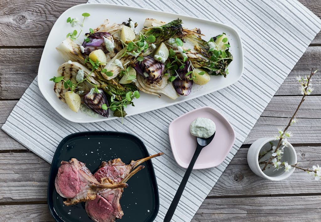 Lammekrone med nye kartofler og urtefløde
