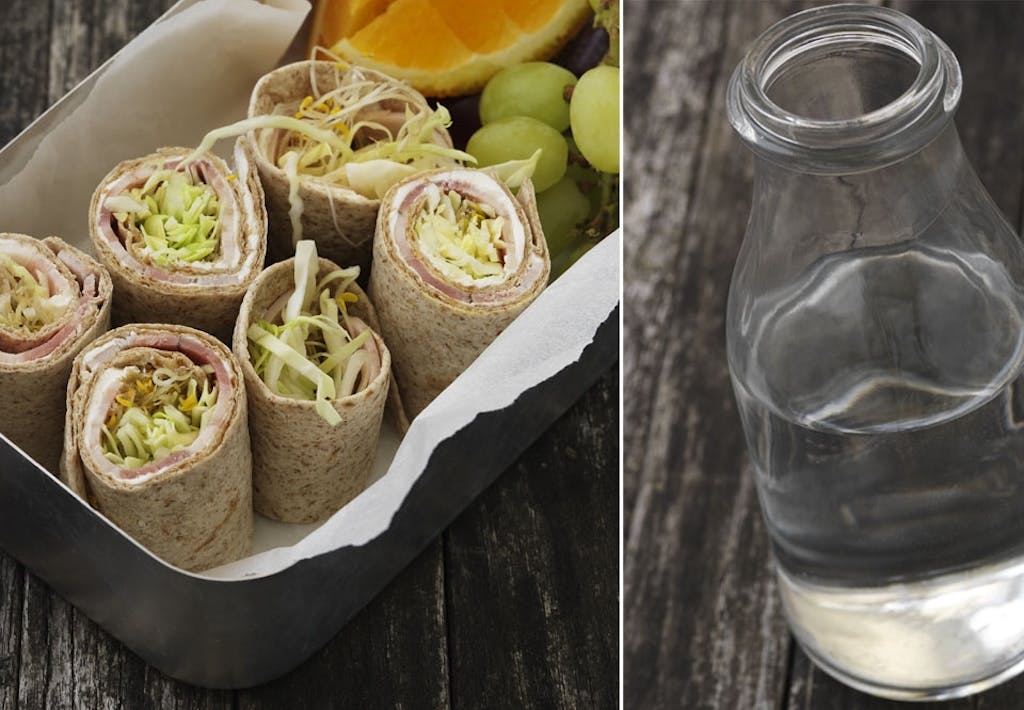 LÆKRE FULDKORNSHAPSER – med rullepølse, kål og spirer