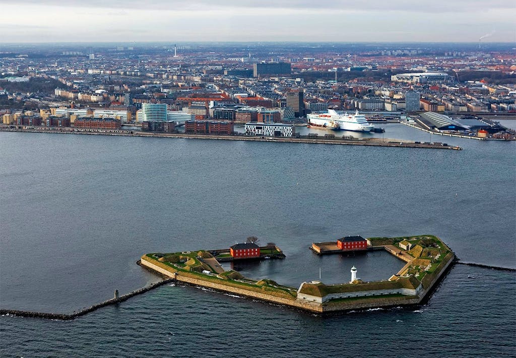 Picnic på et gammel søfort