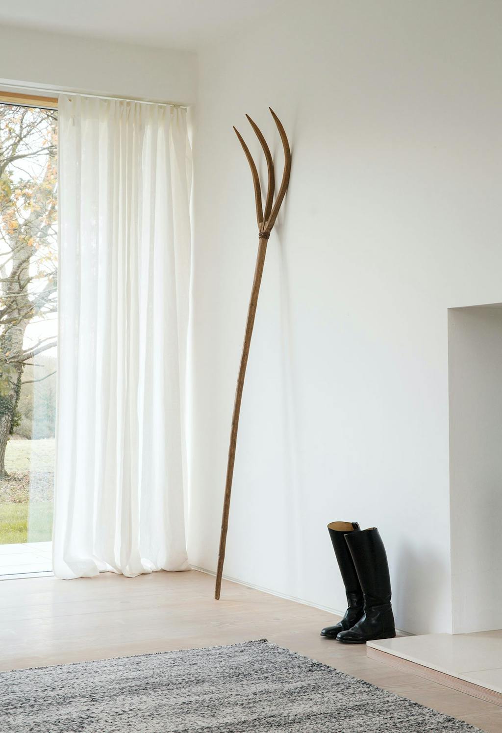 29677 høtyv minimalistisk indretning