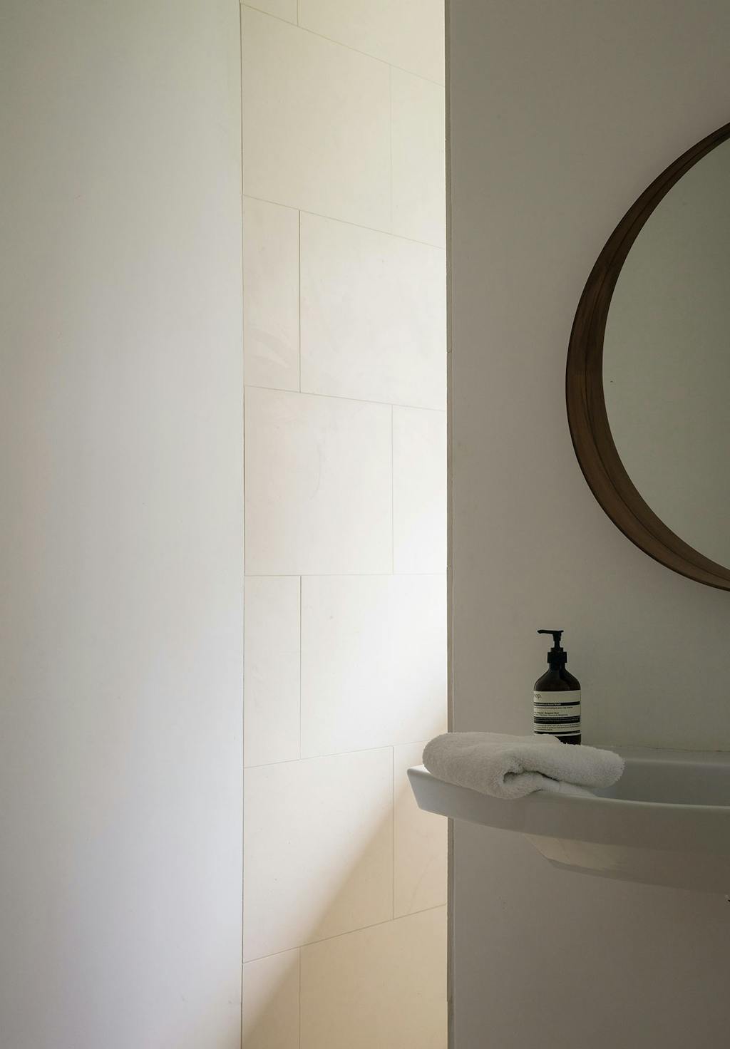 29687 badeværelse rundt ikea spejl aesop sæbe