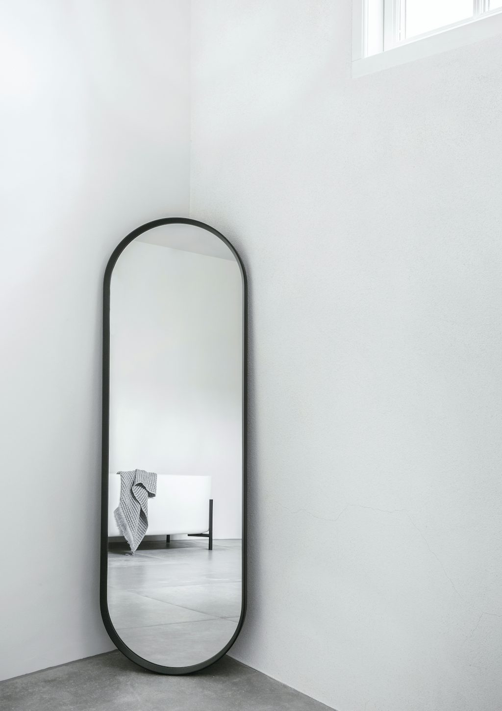 ovalt spejl norm architects menu