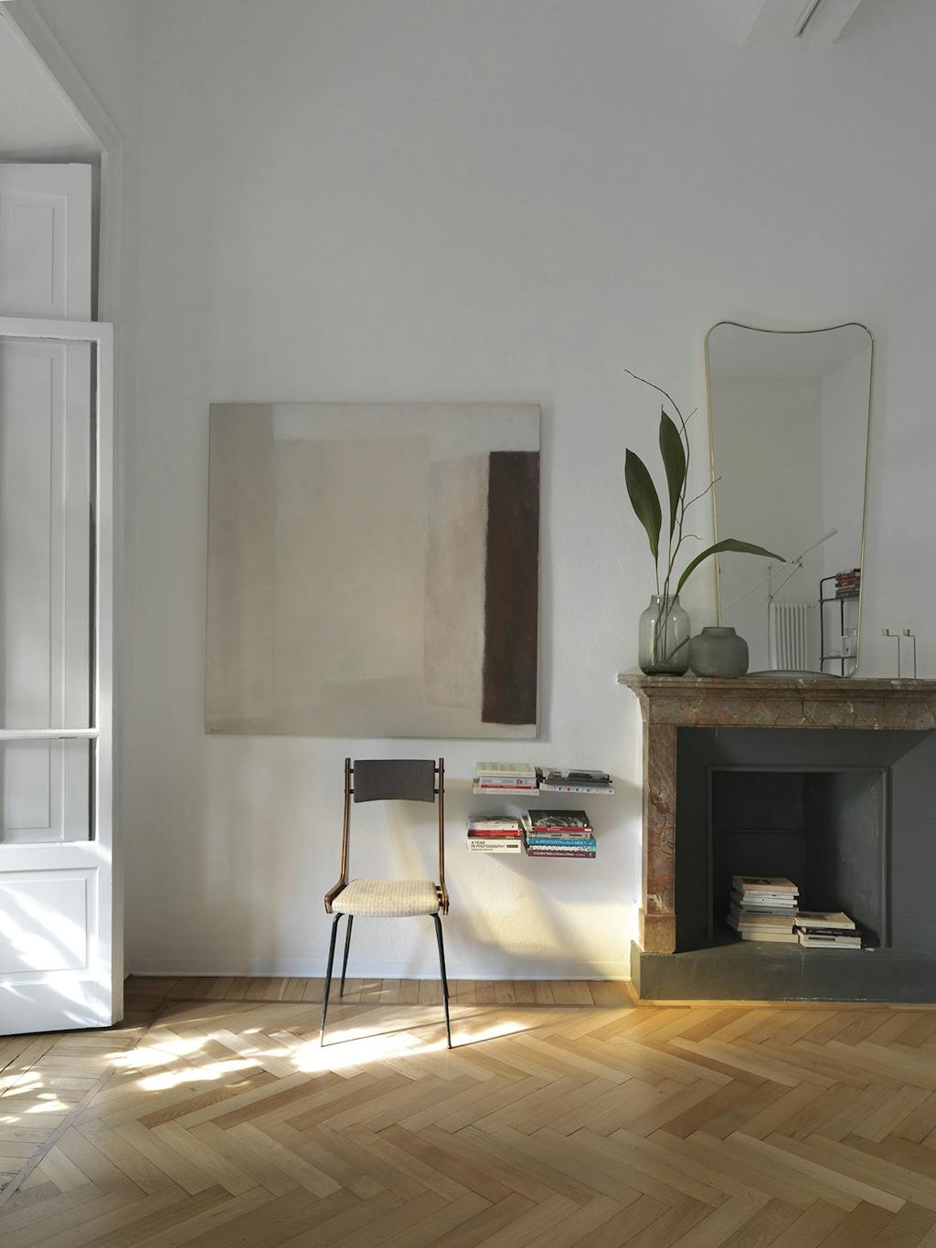 bolig indretning dansk design stol stue pejs