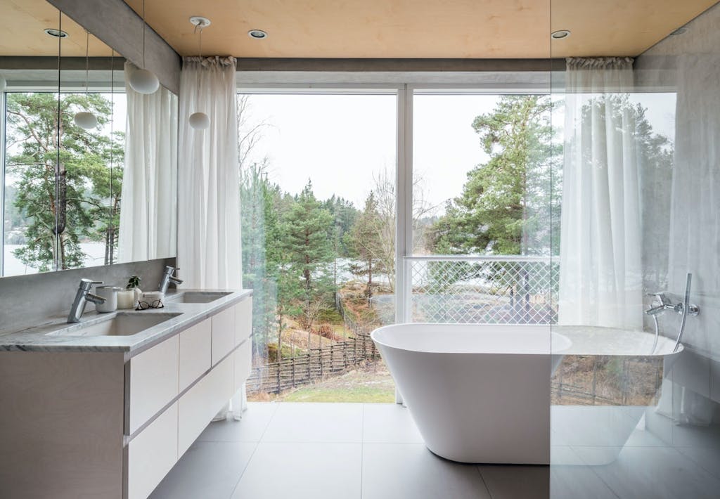 bolig indretning sverige natur badeværelse badekar