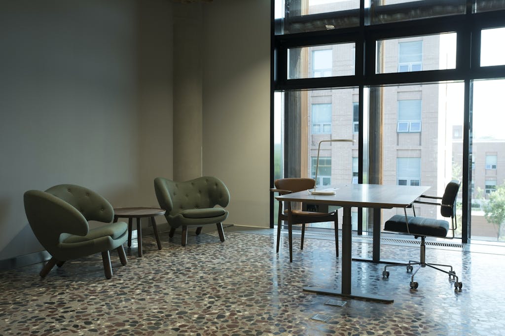 Finn Juhl Kina universitet Onecollection kontor