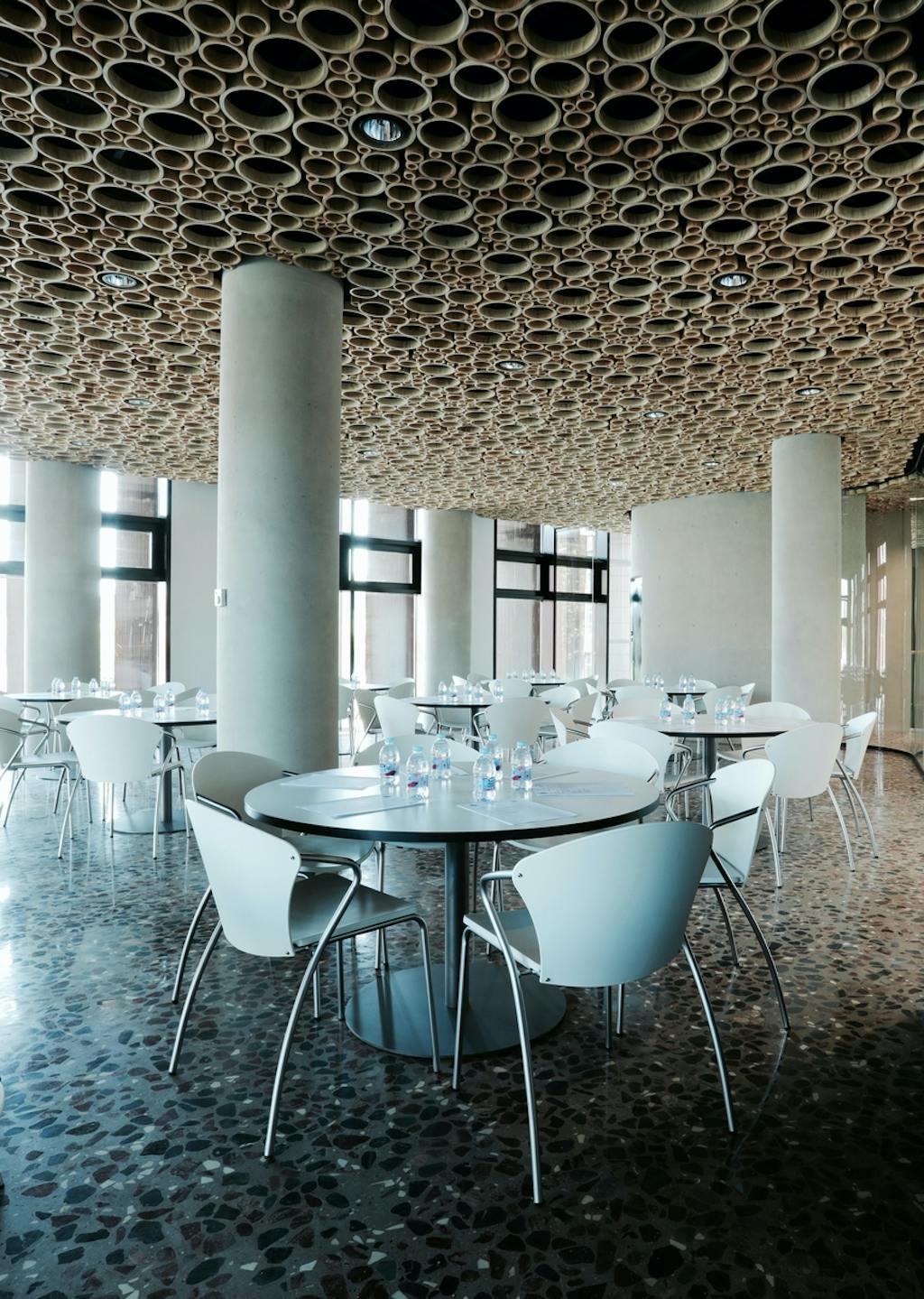 Finn Juhl Kina universitet Onecollection kantine