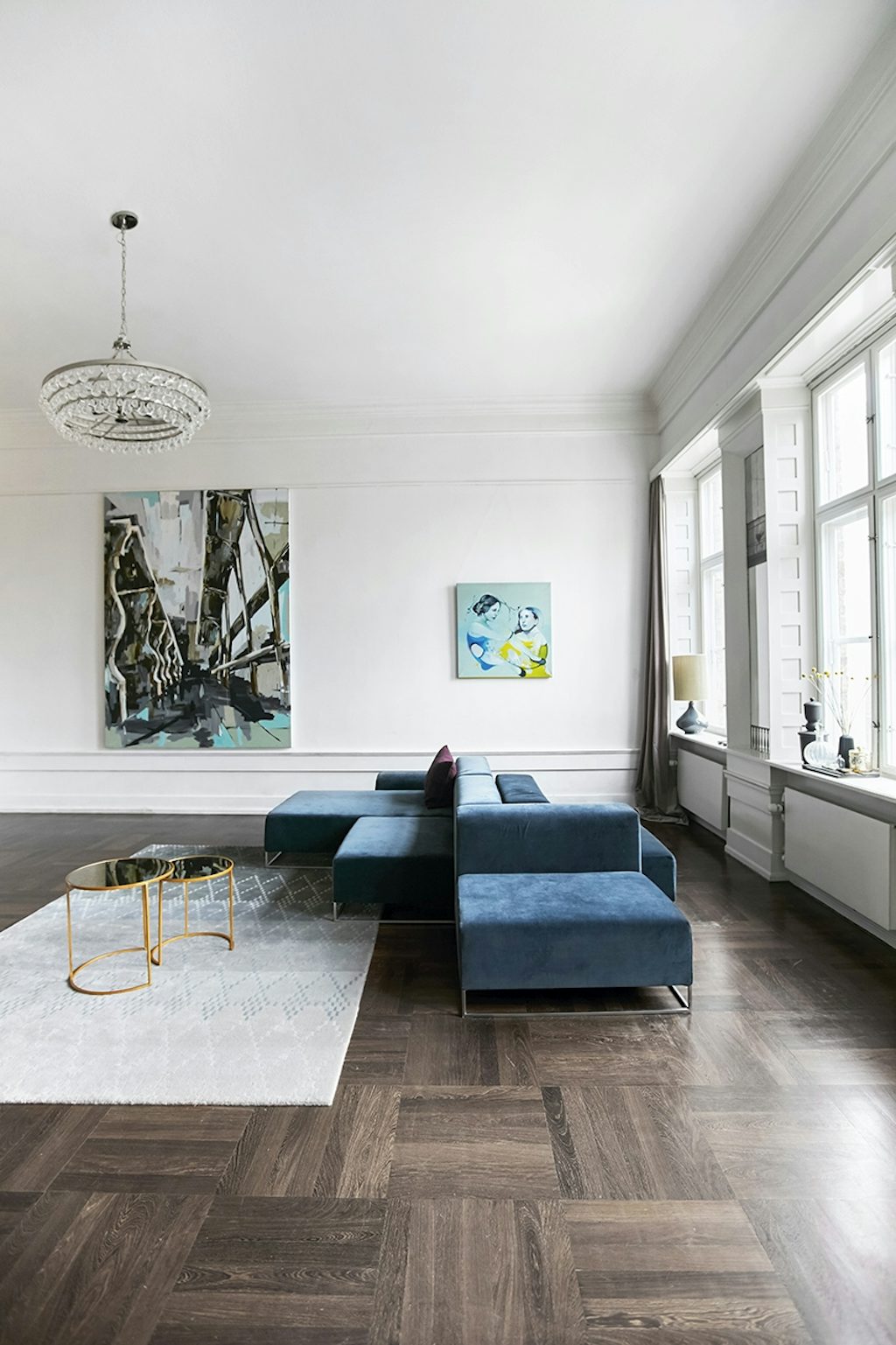 boligreportage boligindreting lejlighed lys sofa