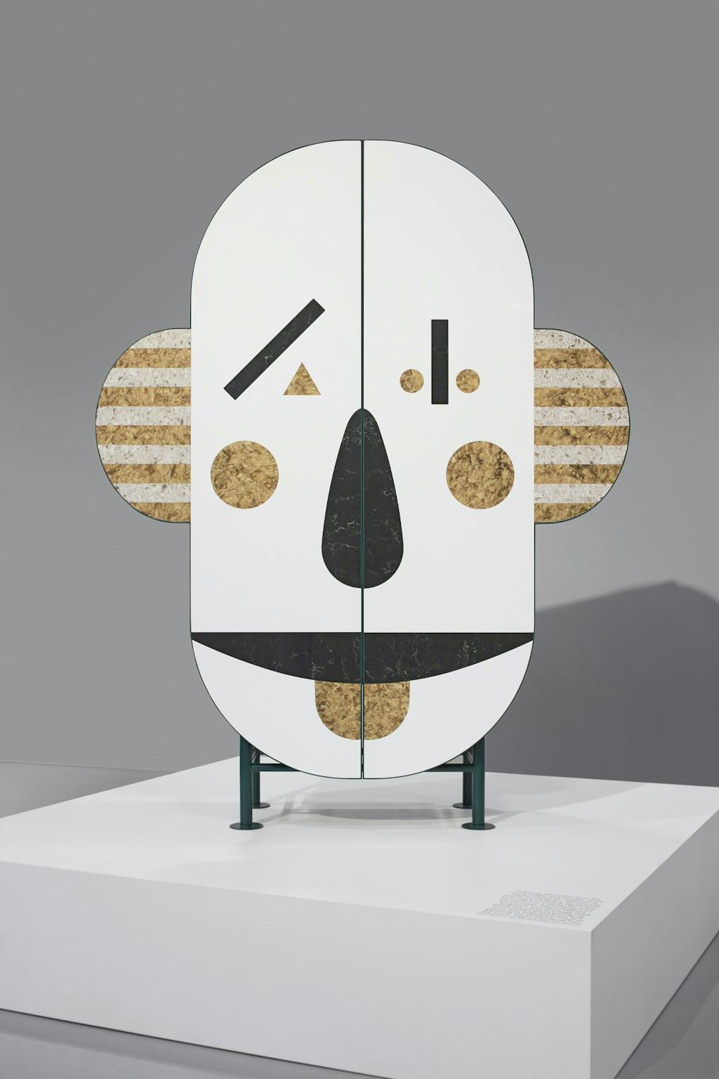 LEG MED FARVER OG FORMER