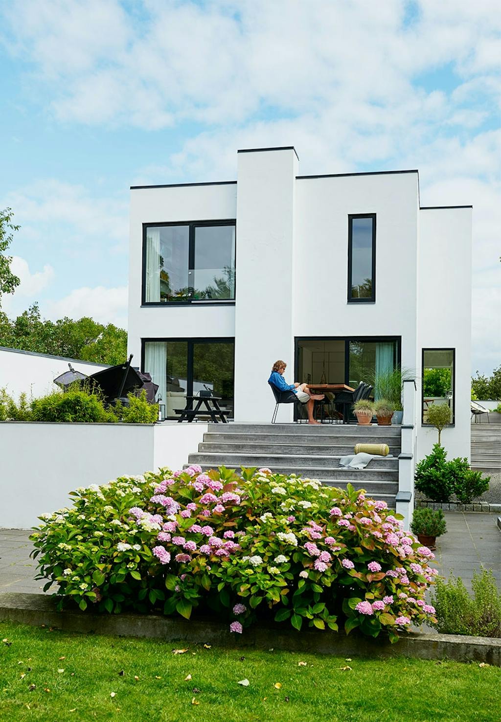 Solfyldt aftenterrasse