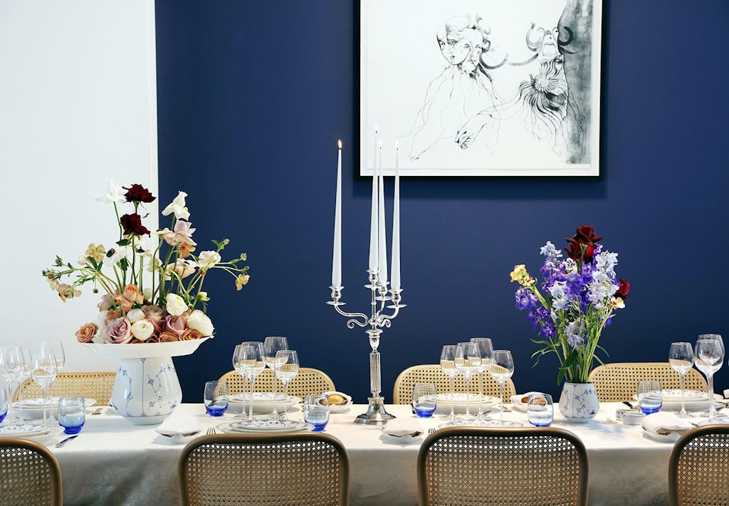 Bryllupsborde med kongeligt porcelæn Bryllupsborde med kongeligt porcelæn