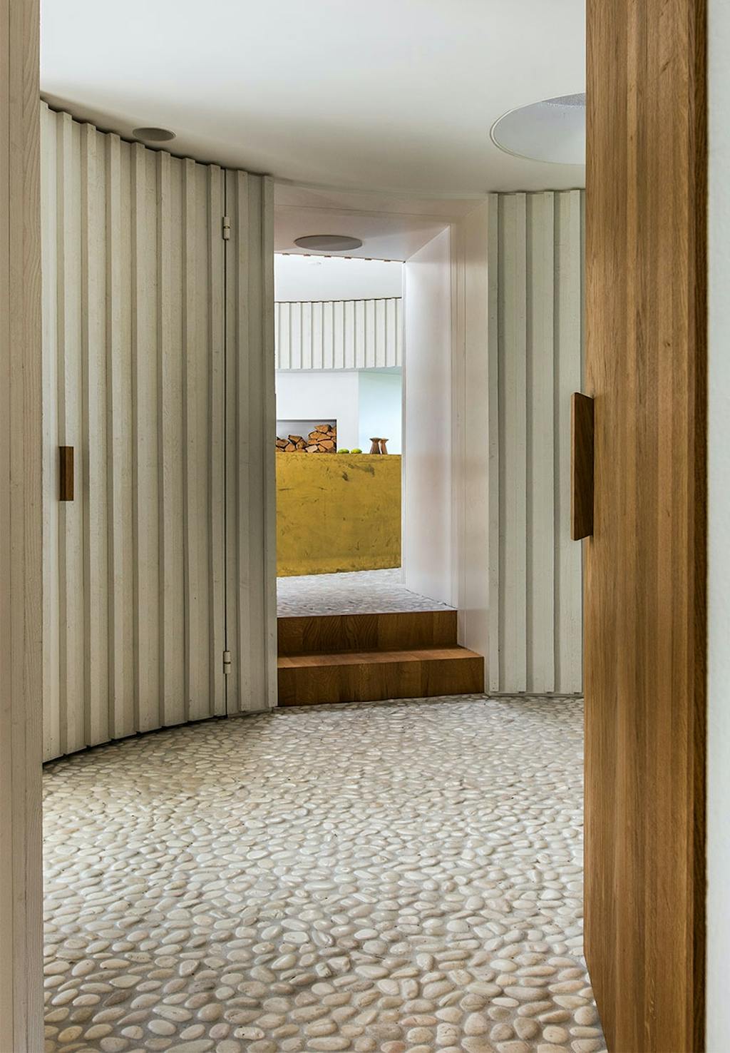 Skjult opbevaring og skabe i mellemrum og gange