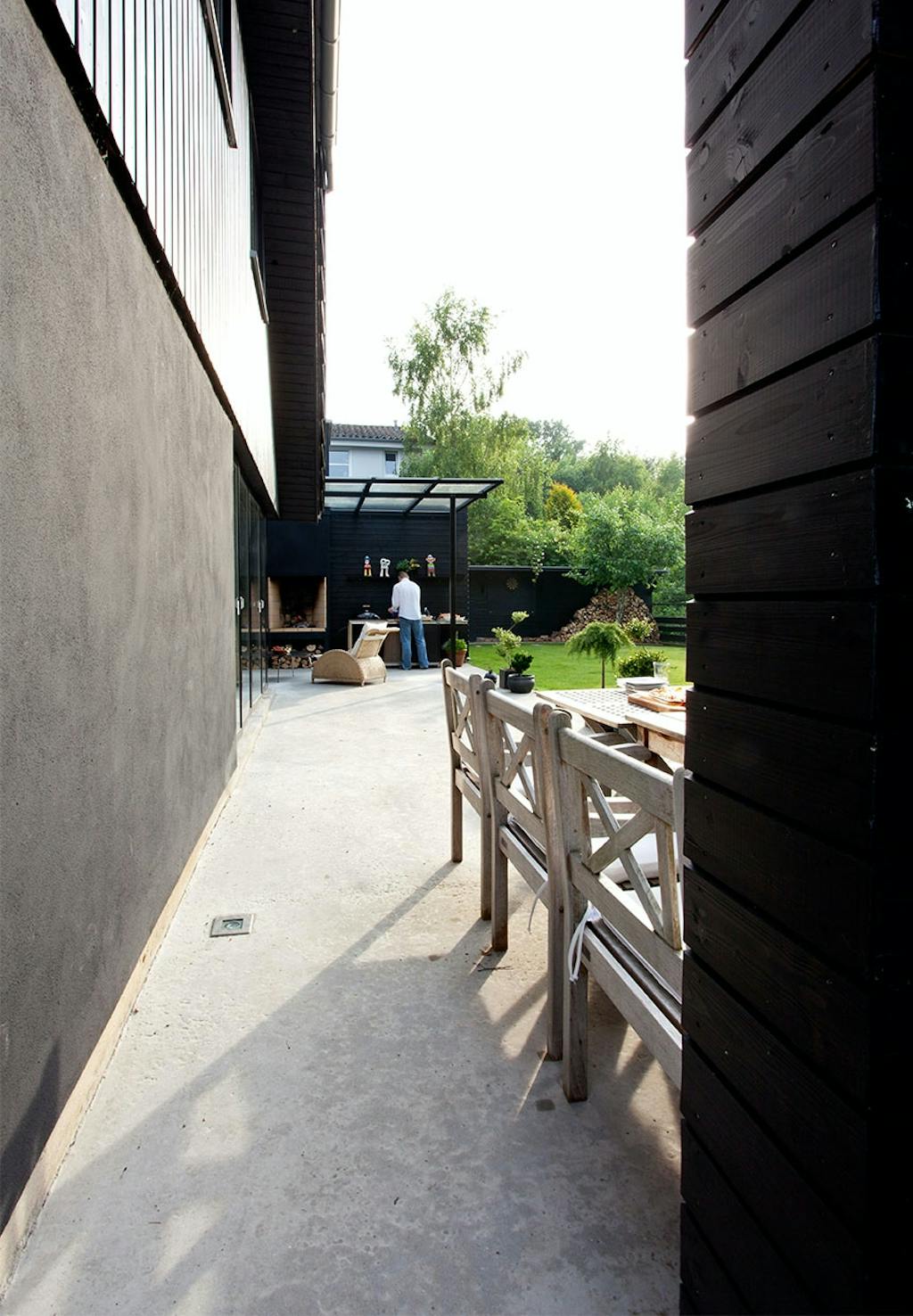 Skærmer for naboens høje hus