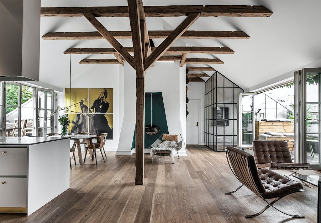 Et stort rum med flere zoner