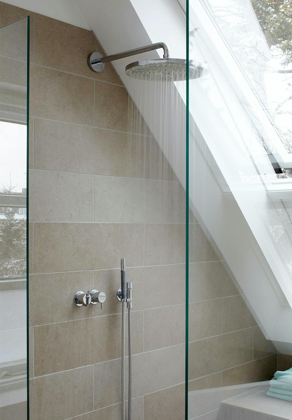 Bruseniche med god plads og udsigt 