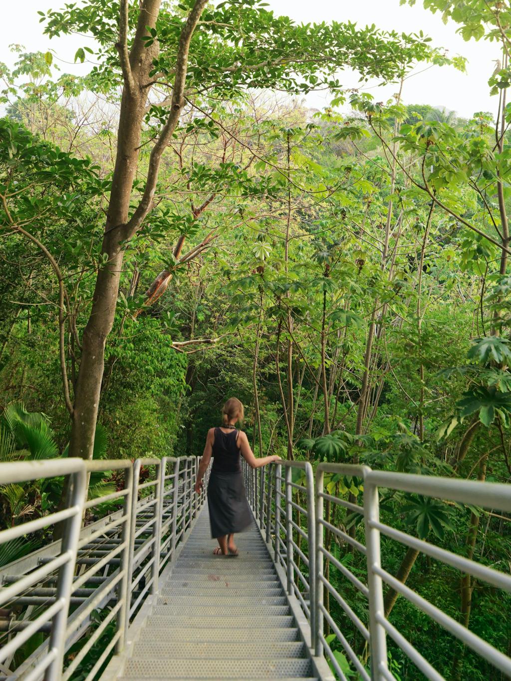 Privat kabelbane eller stejl beton- og ståltrappe