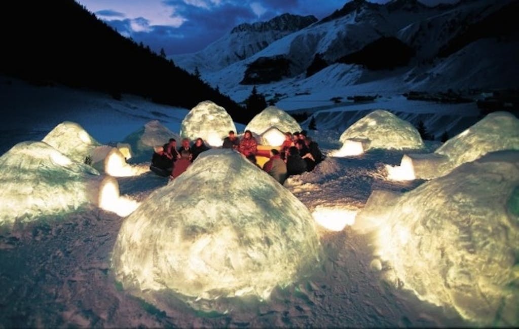 6. Overnat i igloer på iskappen