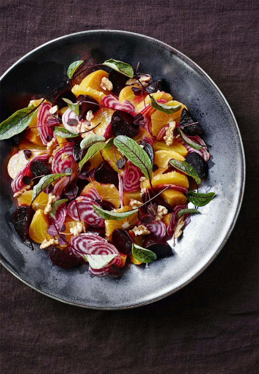 Opskrift på salat med appelsin, rødbede og valnødder